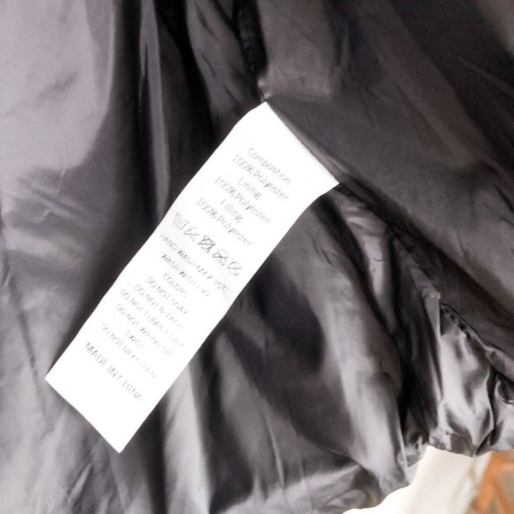 Cropped Black Full Zip Quilted Puffer Vest Womens Medium - Picture 5 of 5